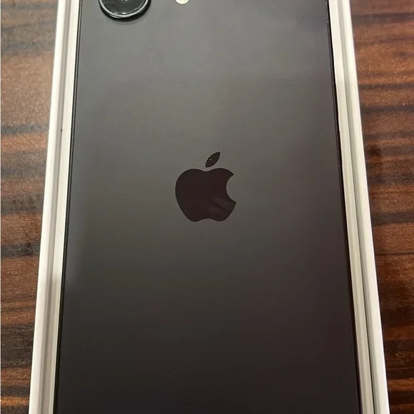 Apple iPhone 16e